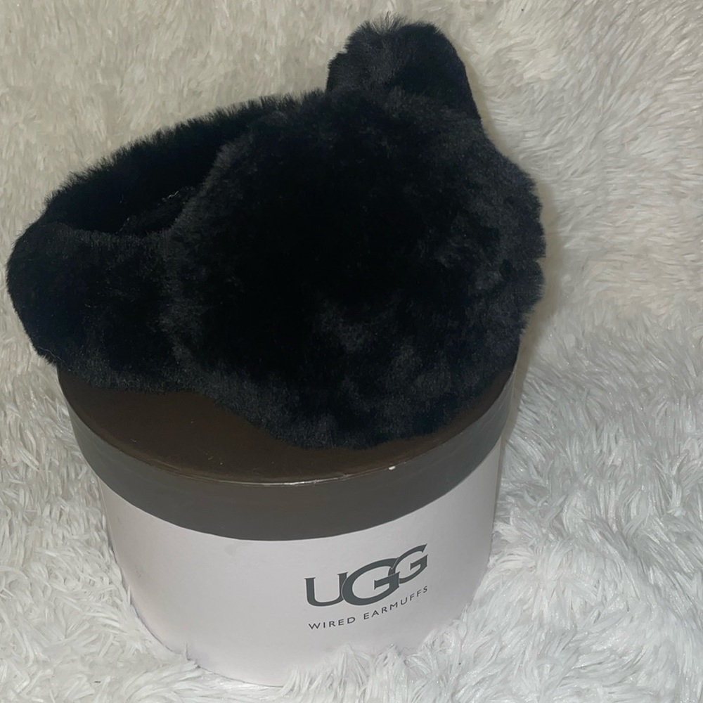 UGG EARMUFFS